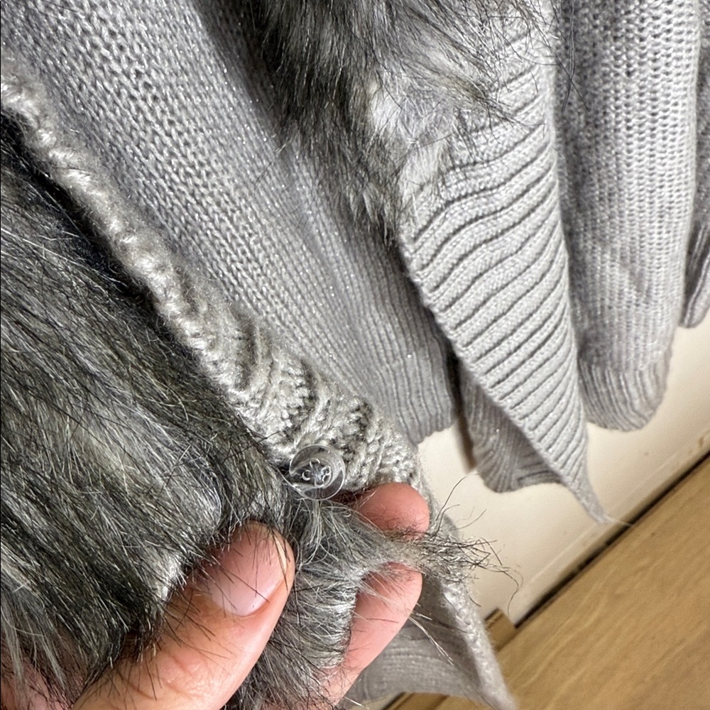 a.n.a Gray Knit Cardigan Sweater with Removable Faux Fur Trim Size 2X - Picture 3 of 7